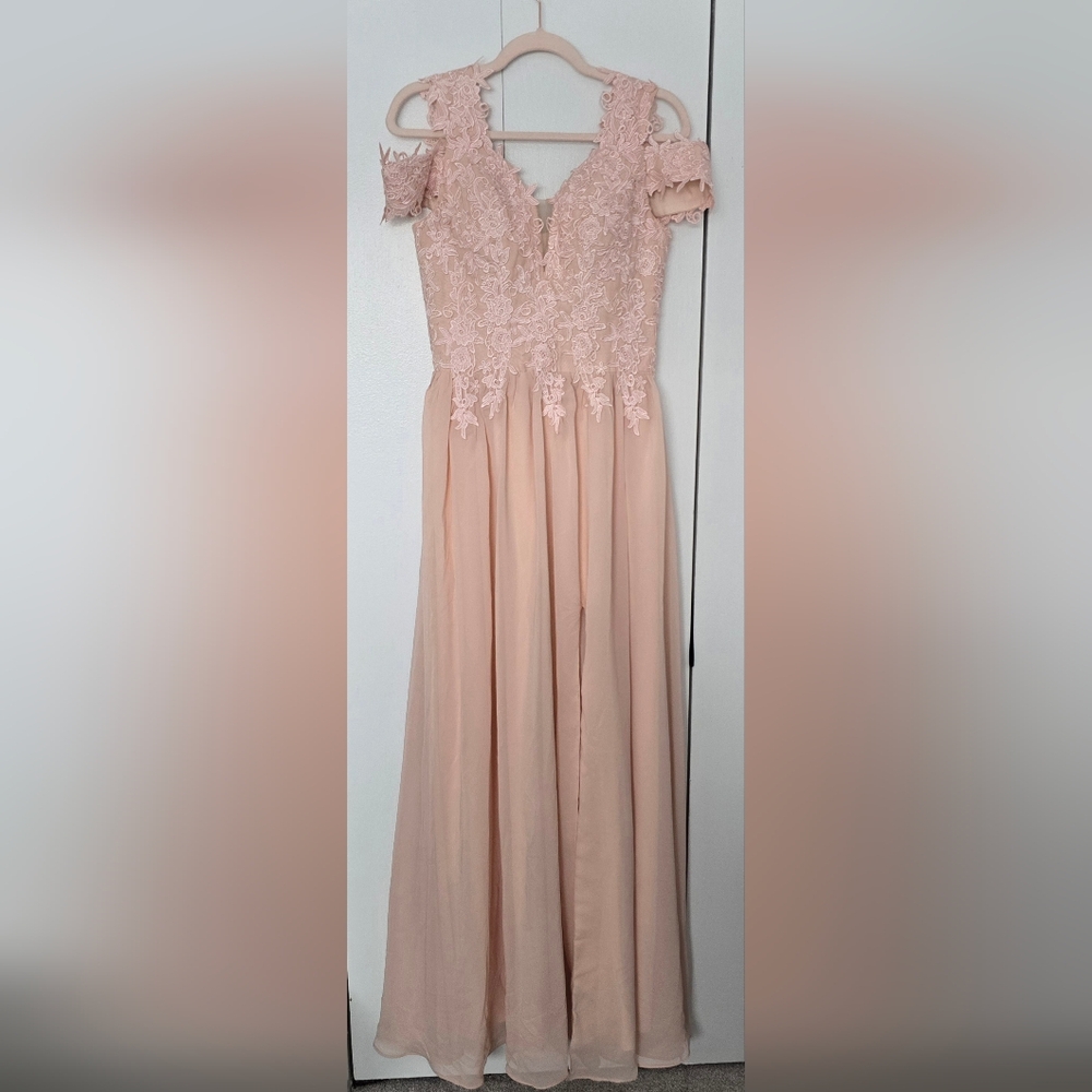 Lace floral peach cold shoulder formal maxi dress with high slit new with tags
